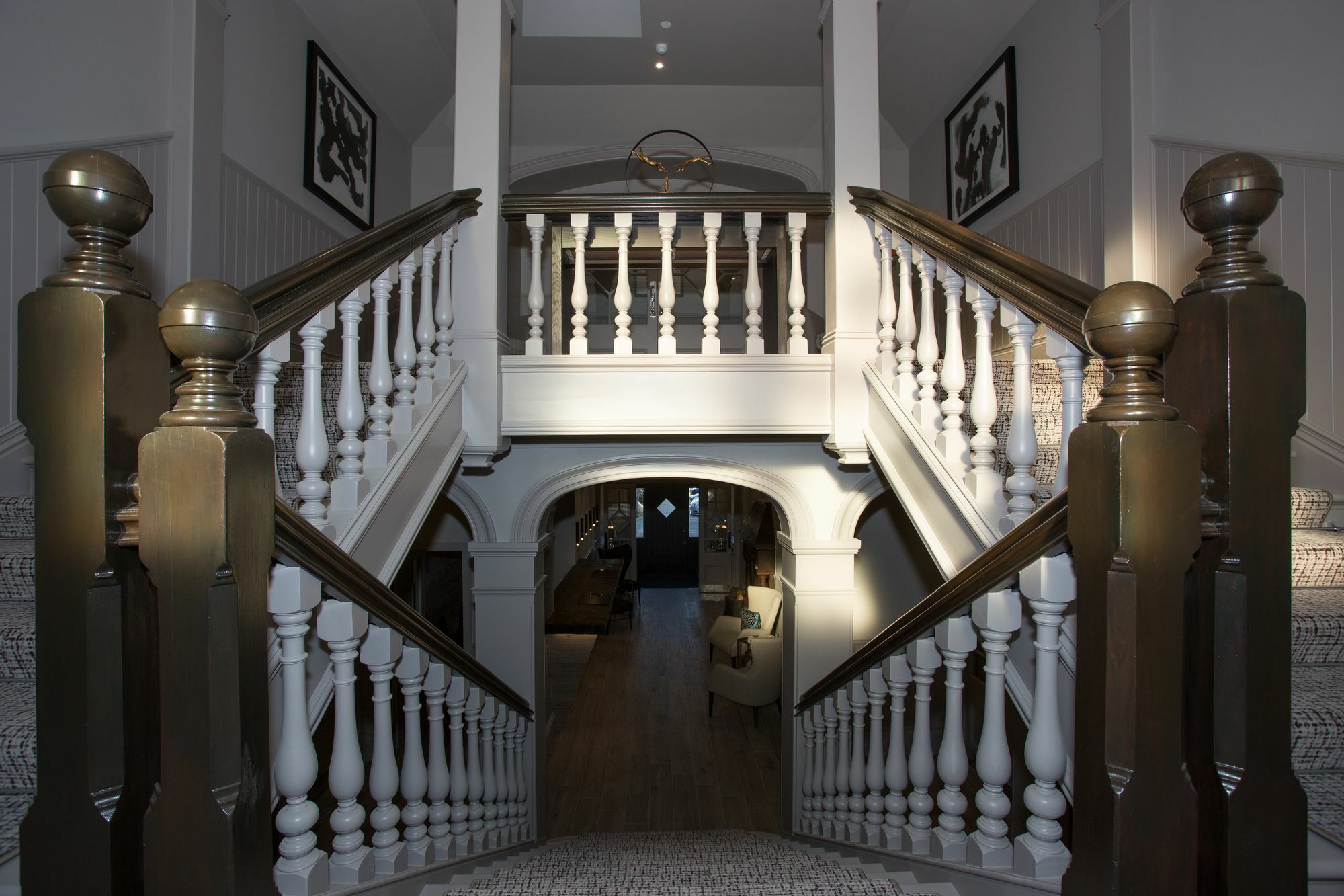 ดันอลาสแทร์ โฮเทล สวีท Hotel คินล็อครานัค ภายนอก รูปภาพ The staircase